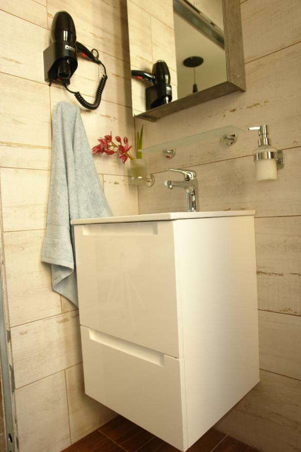 "Green Apartment" Close To Port & Center - Parking Patras Ngoại thất bức ảnh